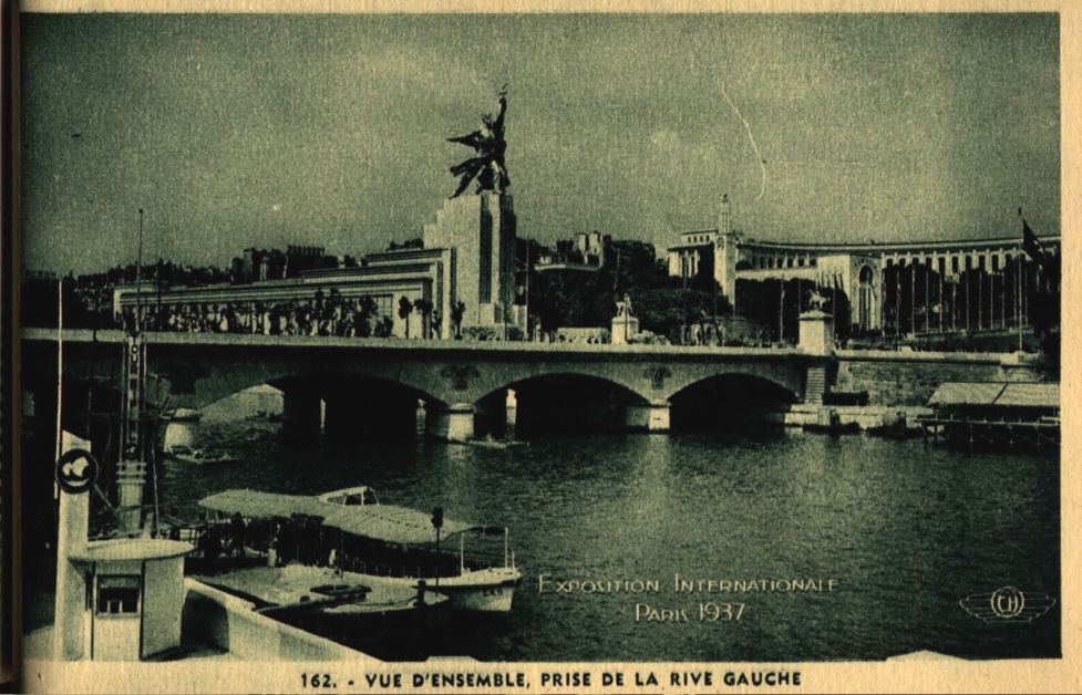 PavilionParis2.jpg (485243 byte)