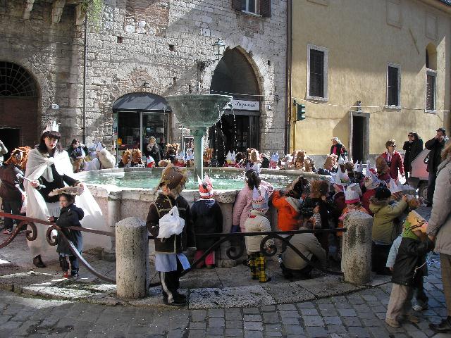 carnevale.jpg (110911 byte)