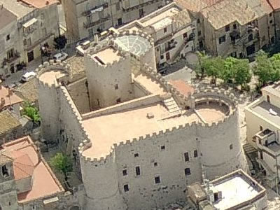 castelloorsinicesi.jpg (41977 byte)